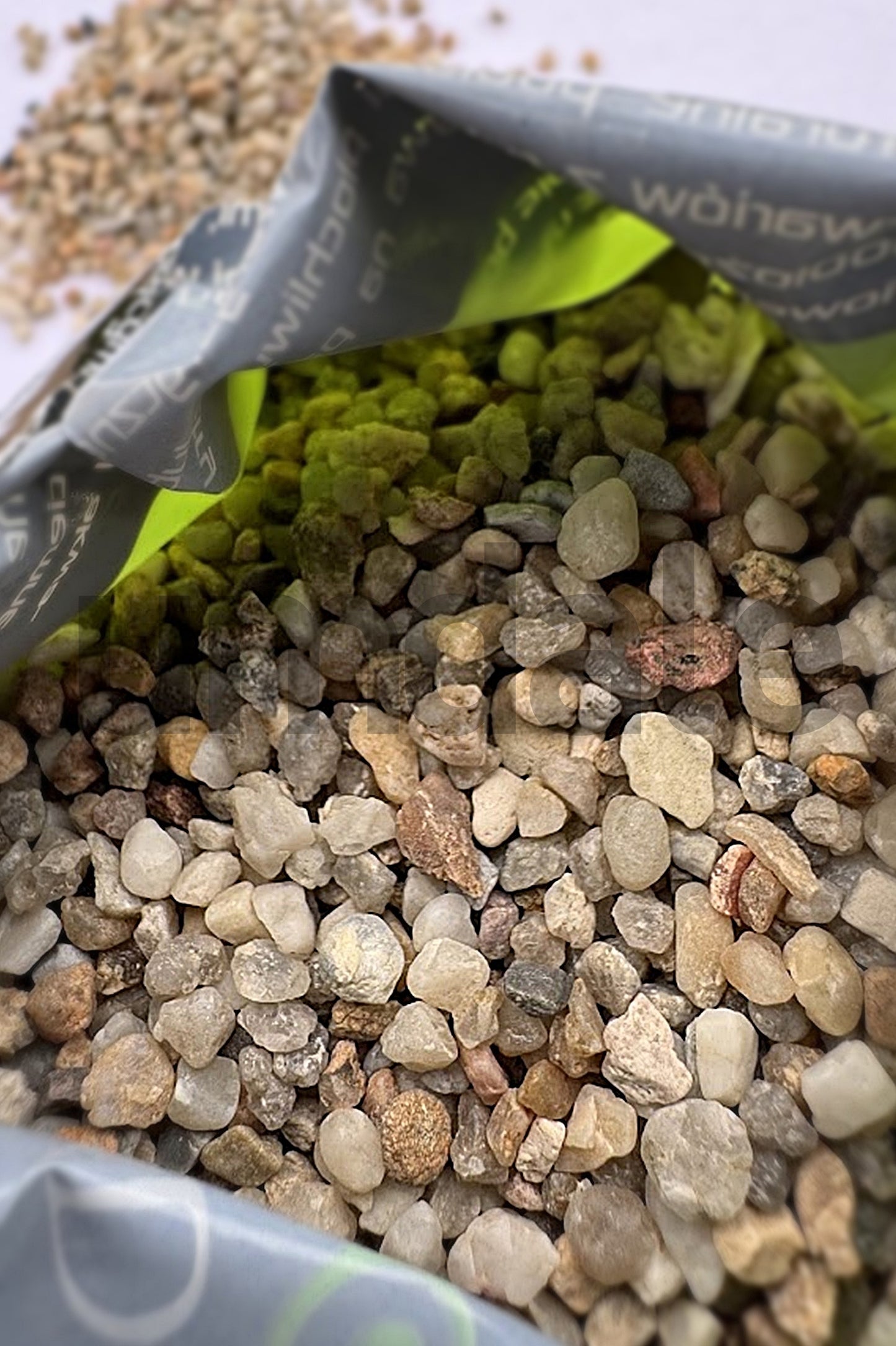 Grava Multicolor de 3/5 mm. (2 kg)