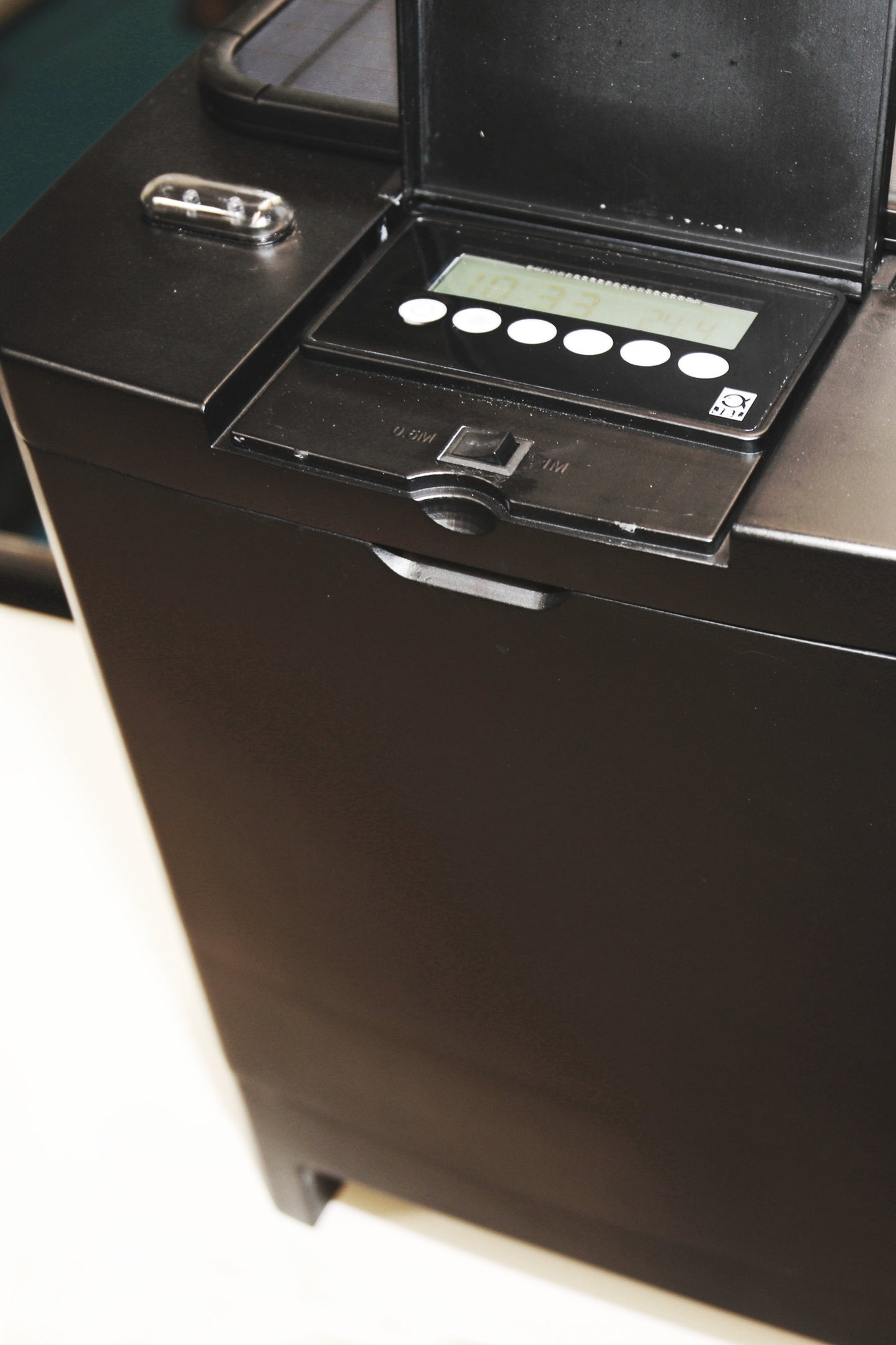 JBL - ProPond AutoFood - Alimentador automático para peces de estanque