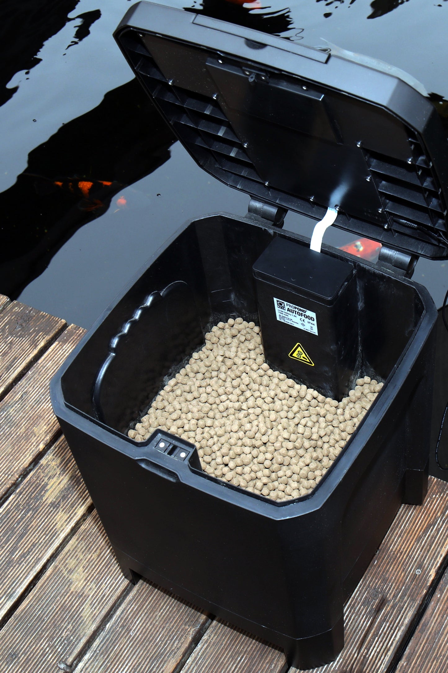 JBL - ProPond AutoFood - Alimentador automático para peces de estanque