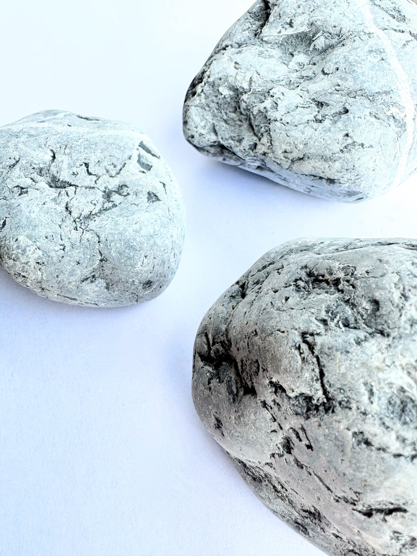 MR - Cantos rodados Negro/Jaspe- 10 kg