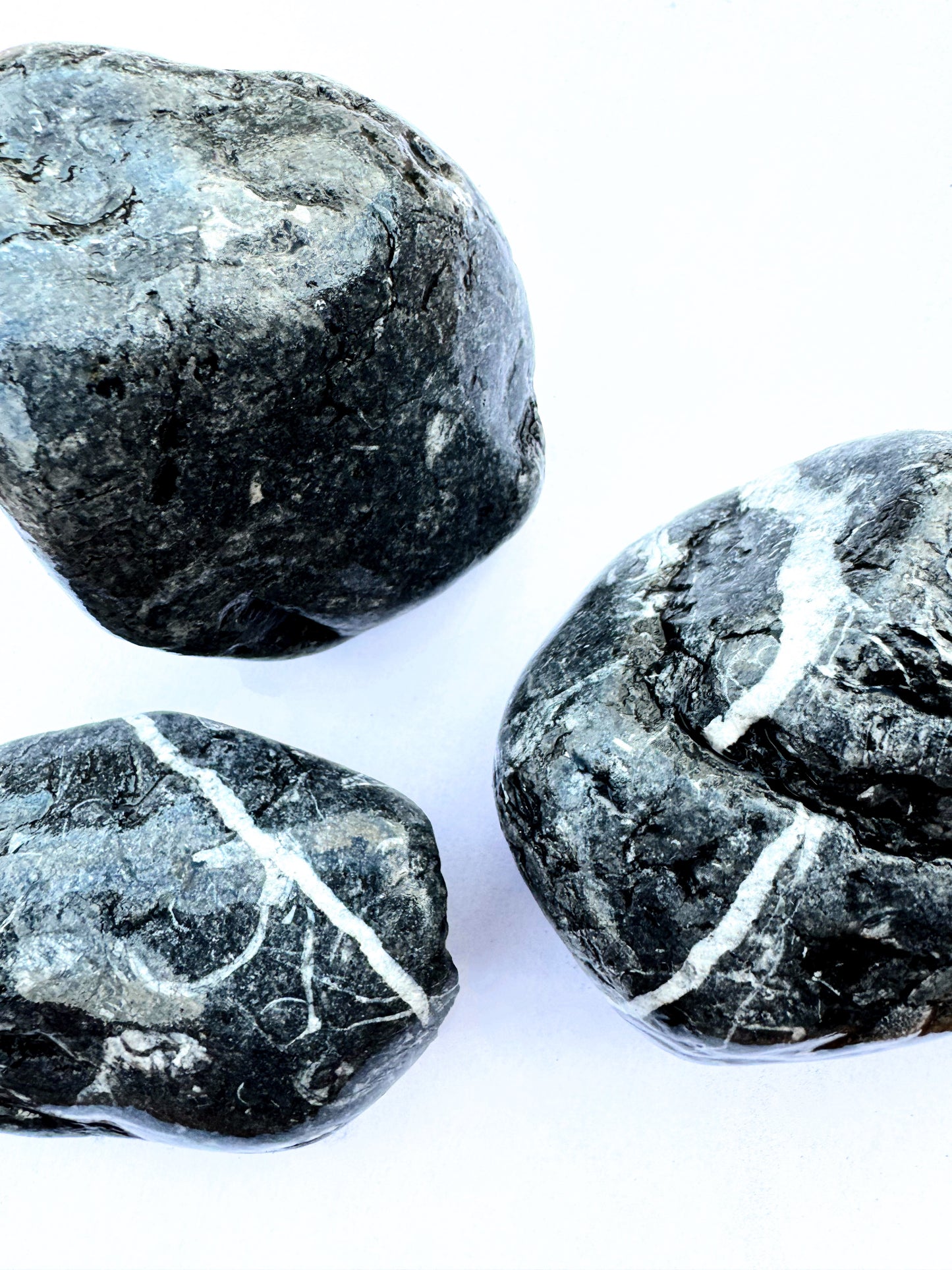 MR - Cantos rodados Negro/Jaspe- 10 kg