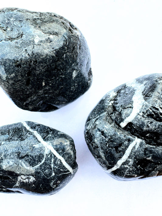 MR - Cantos rodados Negro/Jaspe- 10 kg